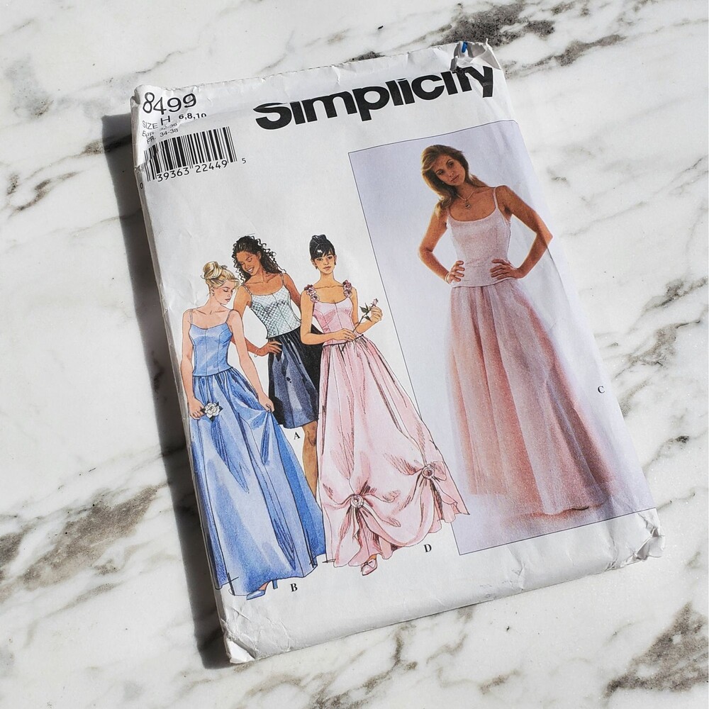1990s Simplicity Sewing Pattern for Misses Petite Top & Skirt - Size 6, 8, 10